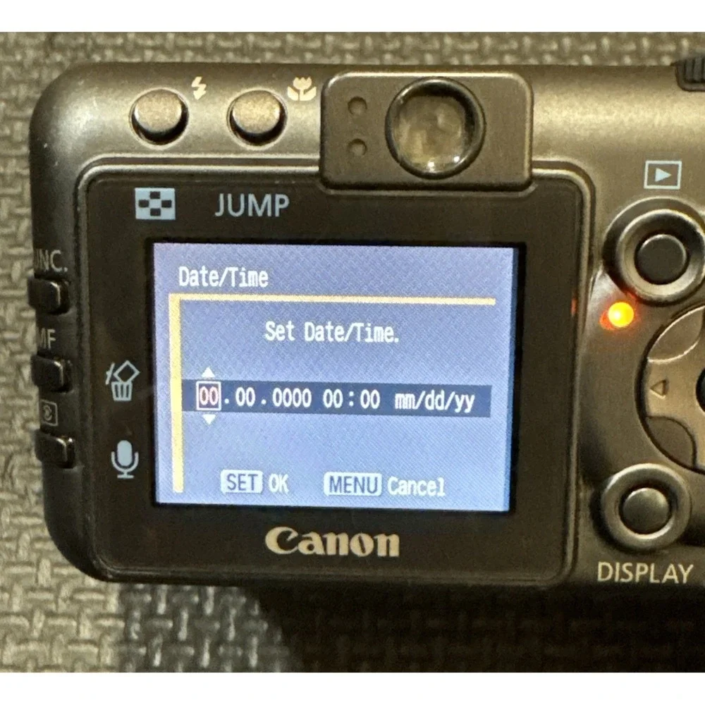 Canon PowerShot S70 7.1MP Compact Digital Camera Bundle